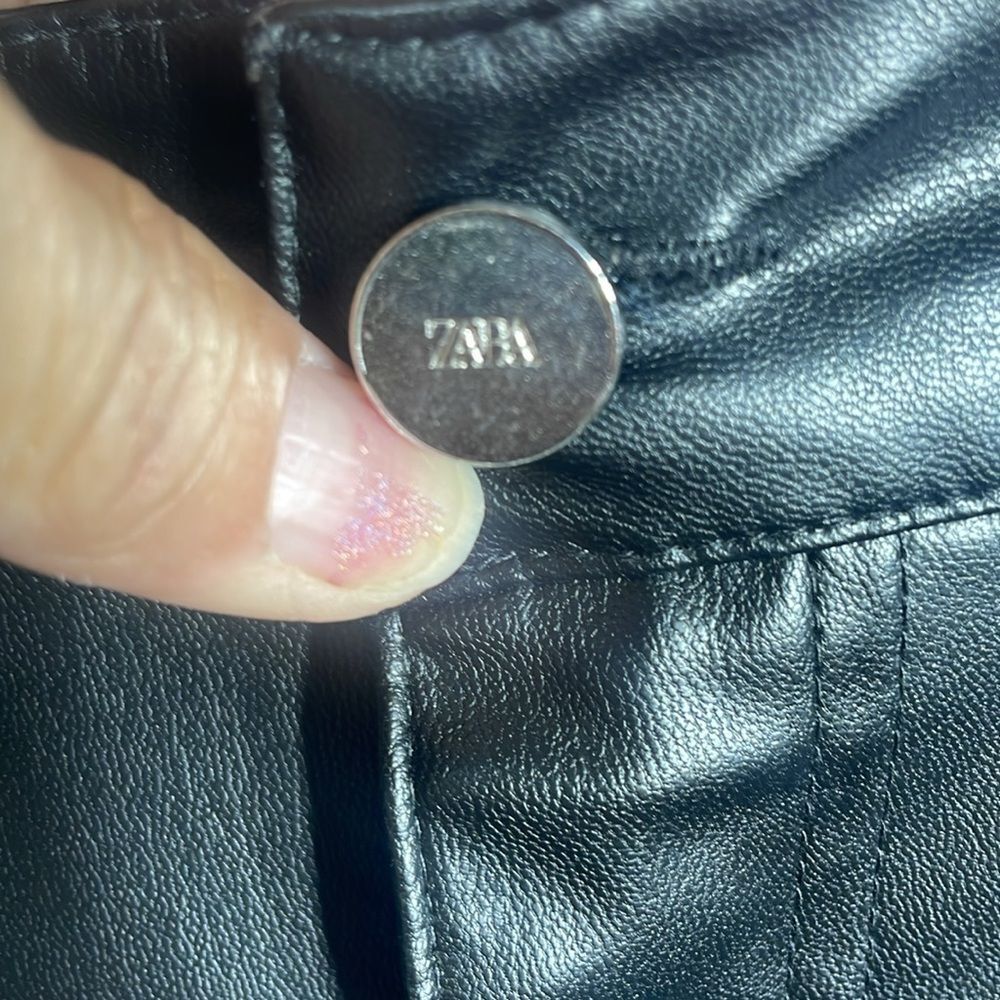 ZARA, faux leather cargo pants, size 36/4 US. - Picture 4 of 12